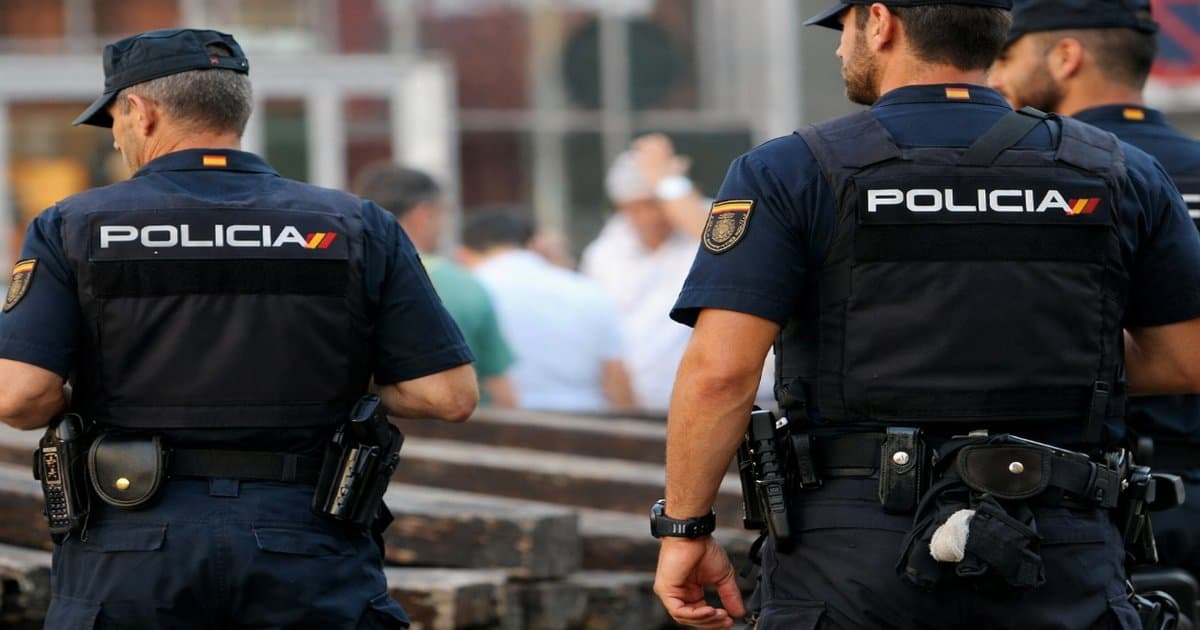 Agente de Policía Nacional de Escala Básica en servicio de seguridad ciudadana